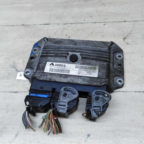 ebu-dvigatelia-renault-megane-2-16i-k4m-812-art-52178-big-0