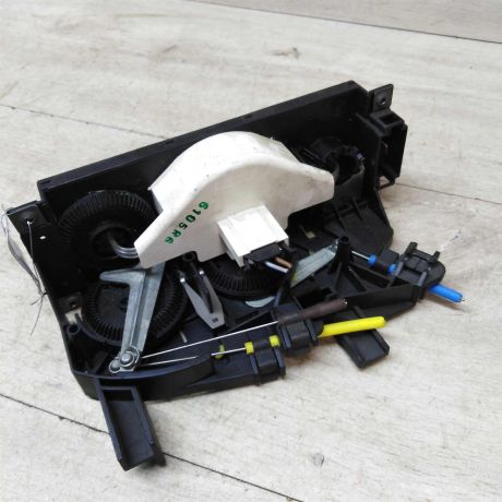 blok-upravleniia-peckoi-volkswagen-golf-3-defekt-na-foto-treshhina-volkswagen-vento-art-52620-big-2