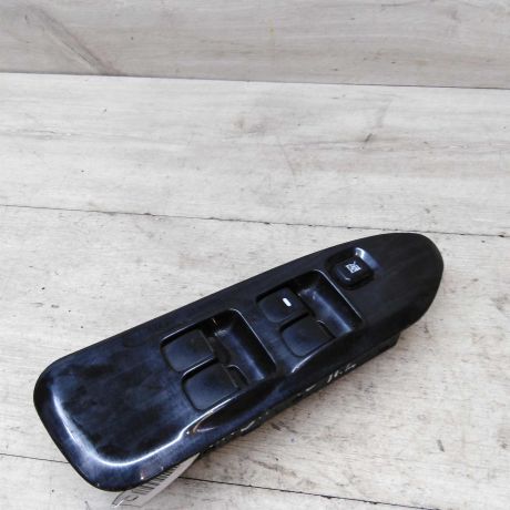 blok-upravleniia-steklopodieemnikami-mitsubishi-lancer-9-art-52671-big-0