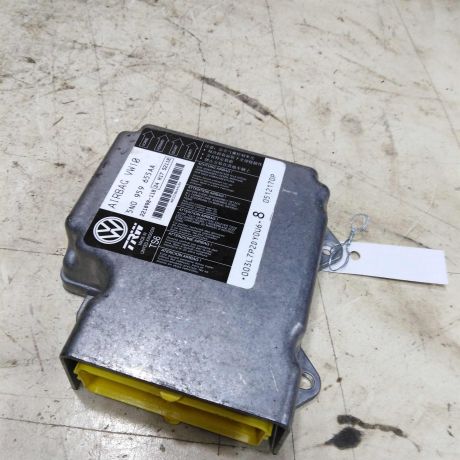 blok-upravleniia-poduskami-bezopasnosti-volkswagen-passat-b7-art-52748-big-0