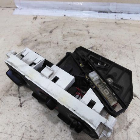 blok-upravleniia-peckoi-kondicionerom-nissan-primera-p11-art-52791-big-1