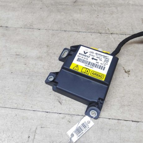 blok-upravleniia-airbag-poduskami-bezopasnosti-renault-logan-i-art-53135-big-0