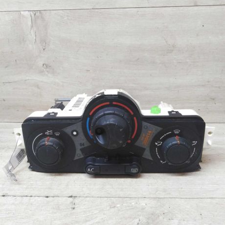 blok-upravleniia-peckoi-kondicionerom-renault-megane-2-art-54206-big-0