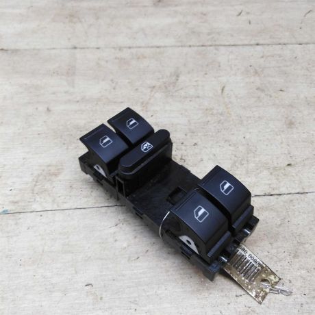 blok-upravleniia-steklopodieemnikami-volkswagen-passat-b7-art-54242-big-0