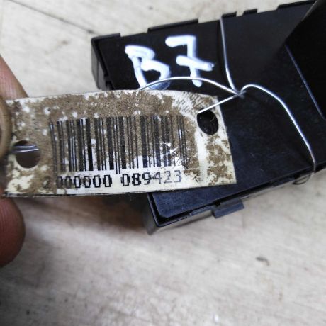 blok-upravleniia-steklopodieemnikami-volkswagen-passat-b7-art-54242-big-3