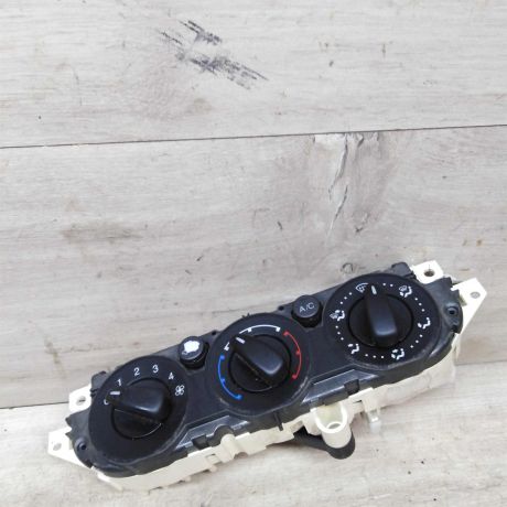 blok-upravleniia-peckoi-i-kondicionerom-ford-c-max-04gv-art-54526-big-0