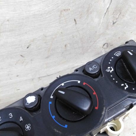 blok-upravleniia-peckoi-i-kondicionerom-ford-c-max-04gv-art-54526-big-1