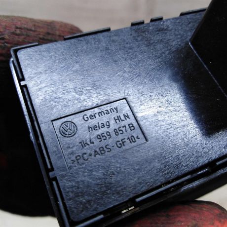 blok-upravleniia-steklopodieemnikami-volkswagen-polo-5-evropeiskaia-sborka-art-55113-big-1