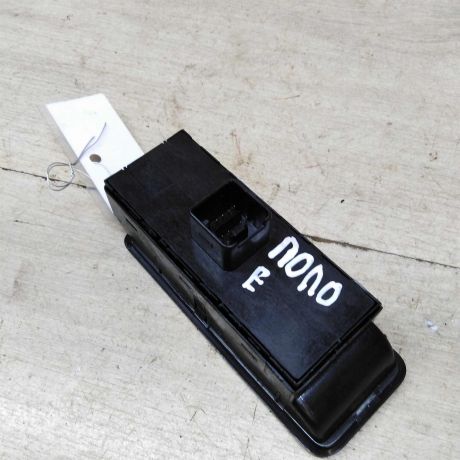 blok-upravleniia-steklopodieemnikami-volkswagen-polo-5-evropeiskaia-sborka-art-55113-big-4