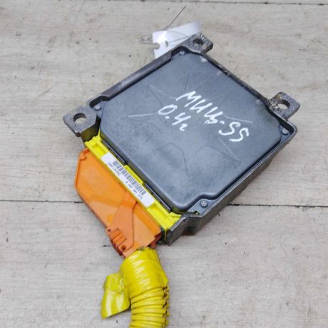 blok-upravleniia-airbag-poduskami-bezopasnosti-mitsubishi-space-star-04gv-rest-art-55474-big-1