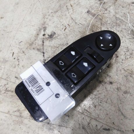 blok-upravleniia-steklopodieemnikami-bmw-e39-28i-mkpp-art-55798-big-0
