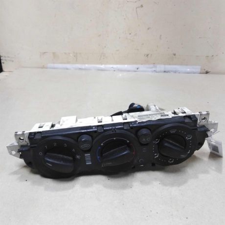 blok-upravleniia-peckoi-i-kondicionerom-ford-focus-2-rest-art-57461-big-0