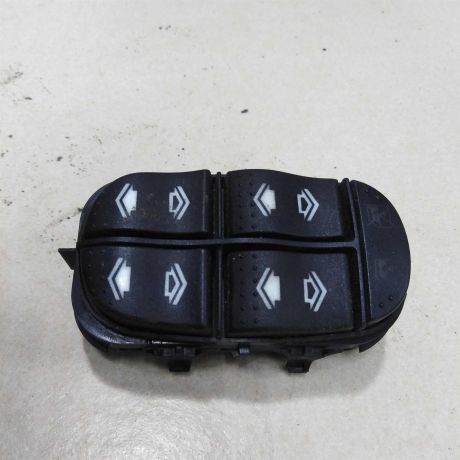 blok-upravleniia-steklopodieemnikami-ford-focus-1-art-57870-big-0