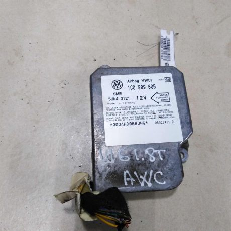 blok-upravleniia-airbag-poduskami-bezopasnosti-volkswagen-sharan-rest-i13-art-57929-big-0