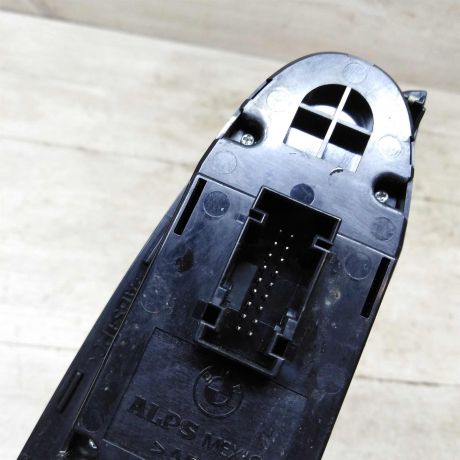 blok-upravleniia-steklopodieemnikami-bmw-x5-ii-e70-do-rest-art-58033-big-2