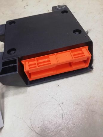 blok-upravleniia-airbag-poduskami-bezopasnosti-renault-duster-i-art-58417-big-2