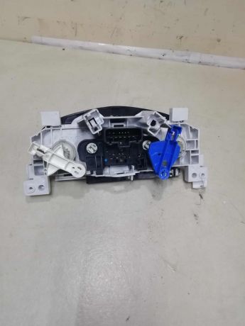 blok-upravleniia-peckoi-i-kondicionerom-renault-duster-i-art-58802-big-3
