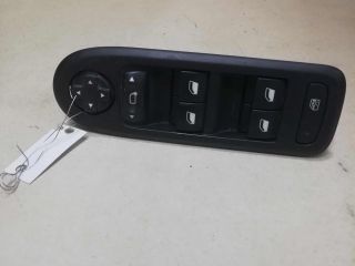 blok-upravleniia-steklopodieemnika-peugeot-408-art-59571