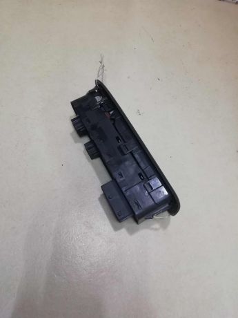 blok-upravleniia-steklopodieemnika-peugeot-408-art-59571-big-3