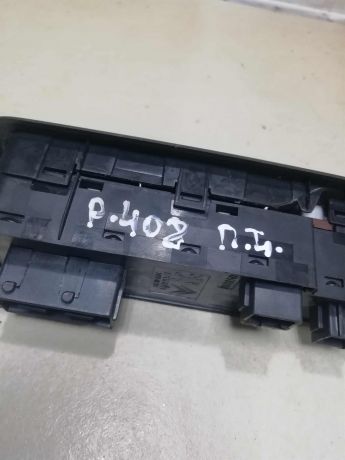 blok-upravleniia-steklopodieemnika-peugeot-408-art-59571-big-4