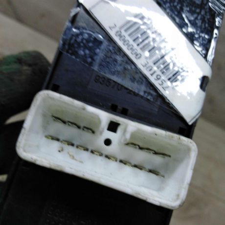 blok-upravleniia-steklopodieemnikov-hyundai-elantra-iii-art-60384-big-5