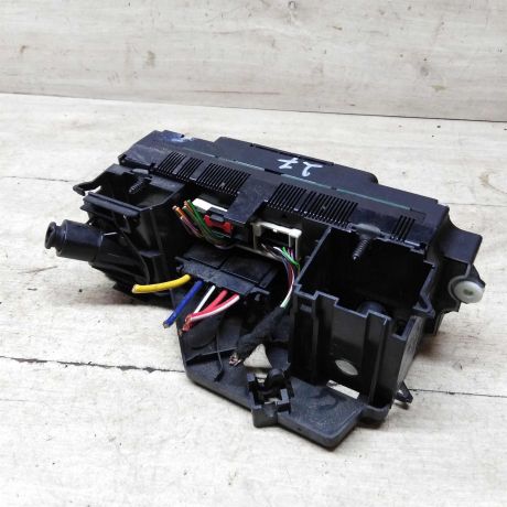 blok-upravleniia-peckoi-volkswagen-passat-b6-19tdi-mkpp-27-art-60406-big-1