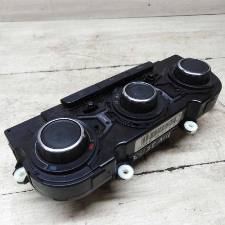 blok-upravleniia-peckoi-i-kondicionerom-skoda-octavia-a5-rest-art-61536-big-3