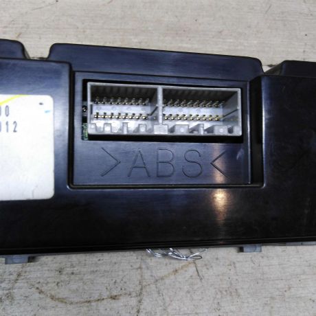 blok-upravleniia-peckoi-i-kondicionerom-subaru-forester-ii-art-61811-big-1