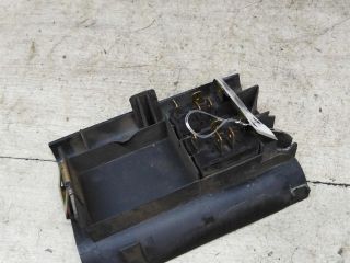 blok-upravleniia-steklopodieemnikami-audi-a4-b5-art-62827