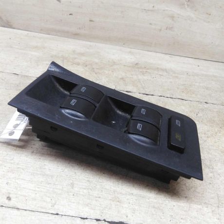 blok-upravleniia-steklopodieemnikami-audi-a6-c5-art-63713-big-4