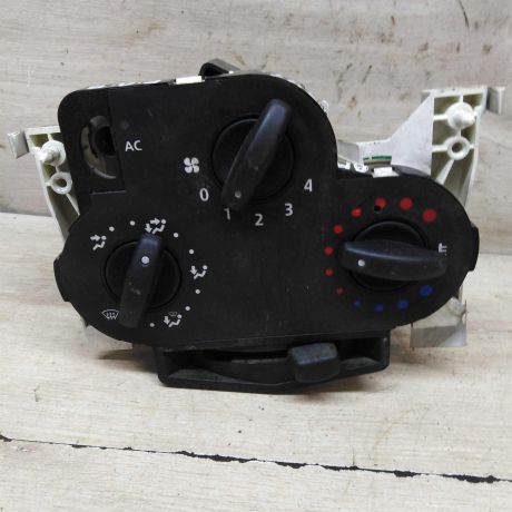 blok-upravleniia-peckoi-renault-logan-i-art-64131-big-0