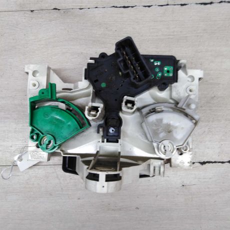 blok-upravleniia-peckoi-renault-logan-i-art-64131-big-3