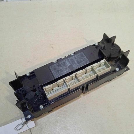 blok-upravleniia-peckoi-klimat-kontrolem-skoda-superb-art-64294-big-3