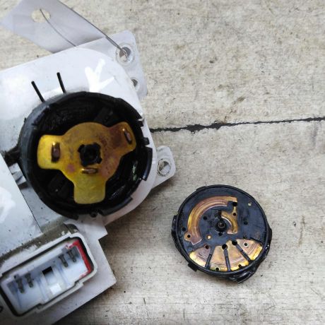 blok-upravleniia-peckoi-defekt-kia-spectra-art-64407-big-4