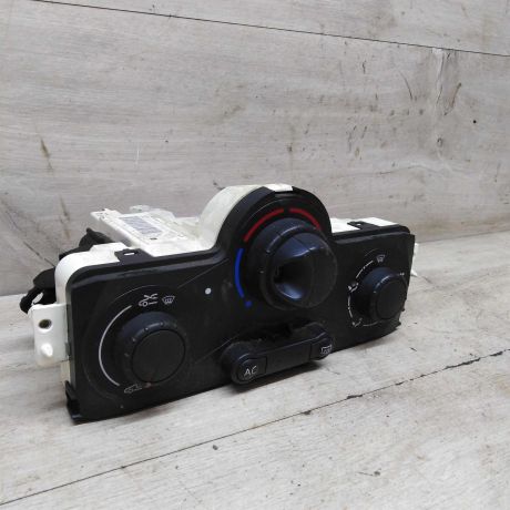 blok-upravleniia-peckoi-i-kondicionerom-renault-megane-2-art-66038-big-4