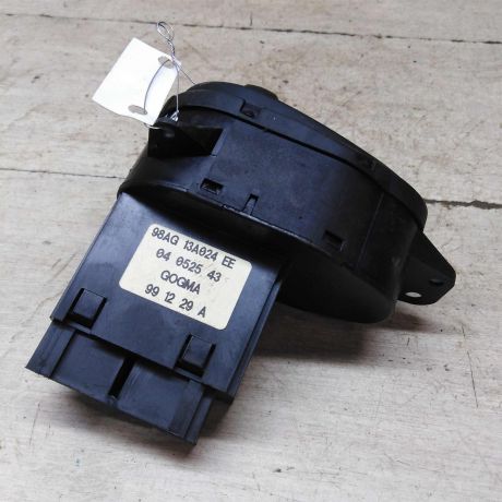 blok-upravleniia-svetom-ford-focus-1-art-67039-big-3