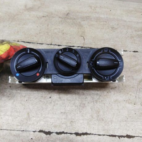 blok-upravleniia-peckoi-volkswagen-polo-v-sedan-art-71476-big-0