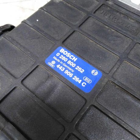 blok-upravleniia-dvigatelem-audi-100-c4-art-72589-big-1