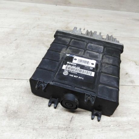 blok-upravleniia-dvigatelem-volkswagen-passat-b4-volkswagen-passat-b3-volkswagen-golf-3-0261203318-1h0907311l-art-72738-big-0
