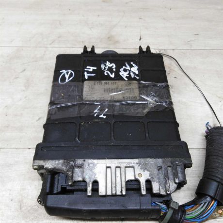blok-upravleniia-dvigatelem-volkswagen-transporter-t4-25-tdi-acv-art-72789-big-0
