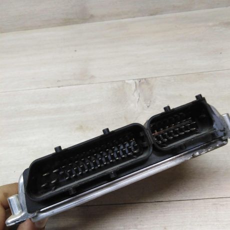 blok-upravleniia-dvigatelem-volkswagen-passat-b5-art-73051-big-1