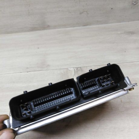 blok-upravleniia-dvigatelem-volkswagen-passat-b5-gp-art-73083-big-2