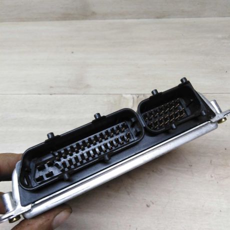 blok-upravleniia-dvigatelem-volkswagen-passat-b5-art-73306-big-2