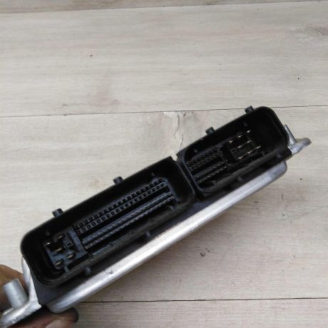 blok-upravleniia-dvigatelem-volkswagen-passat-b5-gp-art-74074-big-1