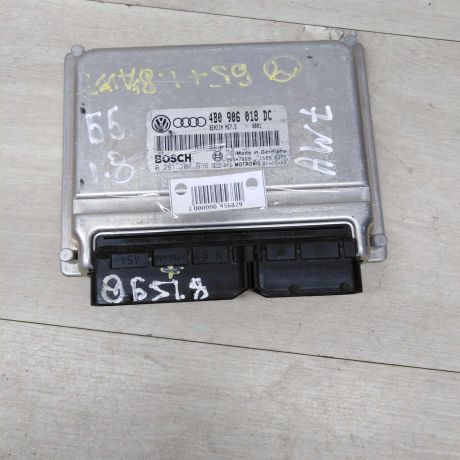 blok-upravleniia-dvigatelem-volkswagen-passat-b5-gp-18-awt-art-74090-big-0