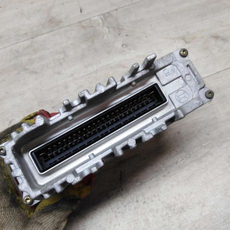 blok-upravleniia-dvigatelem-volkswagen-golf-3-art-75856-big-2