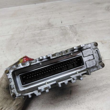 blok-upravleniia-dvigatelem-volkswagen-golf-3-art-75857-big-3