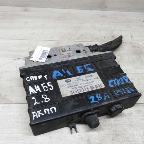 blok-upravleniia-dvigatelem-audi-80-b4-097927731-5dg00696217-art-75979-big-0
