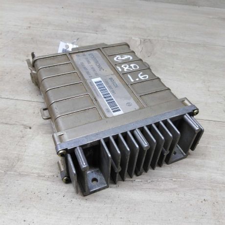 blok-upravleniia-dvigatelem-audi-80-b3-art-76208-big-0