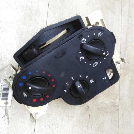 blok-upravleniia-peckoi-lada-largus-renault-logan-i-art-76250-big-0